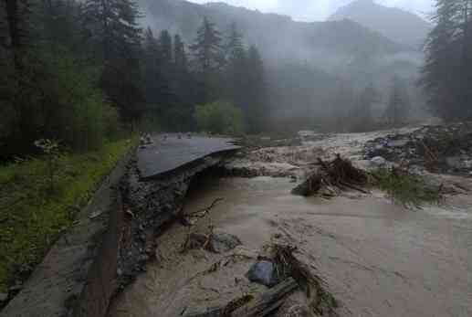 九寨沟现在能去吗?持续降雨引发九寨沟景区泥石流