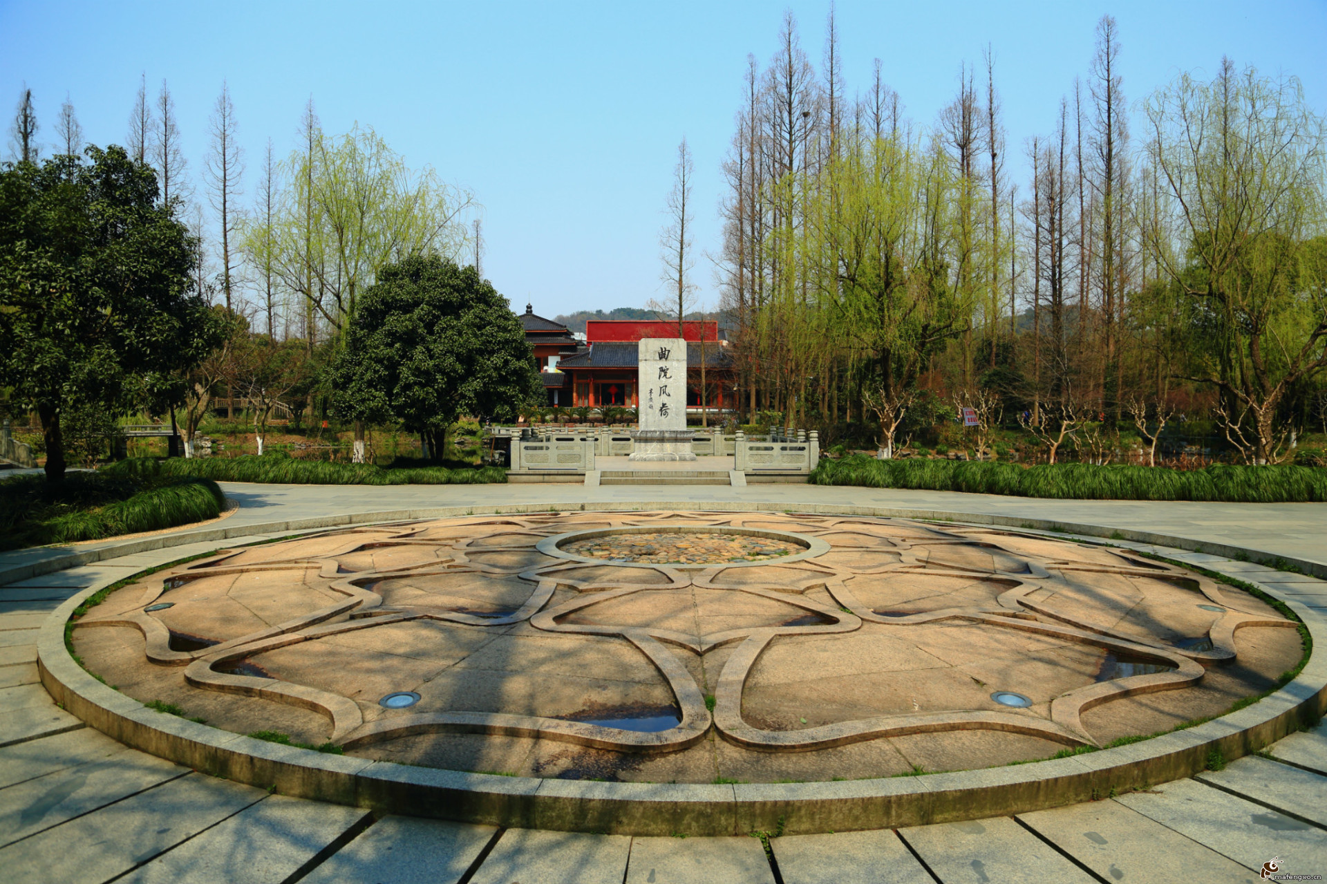 岳墓栖霞